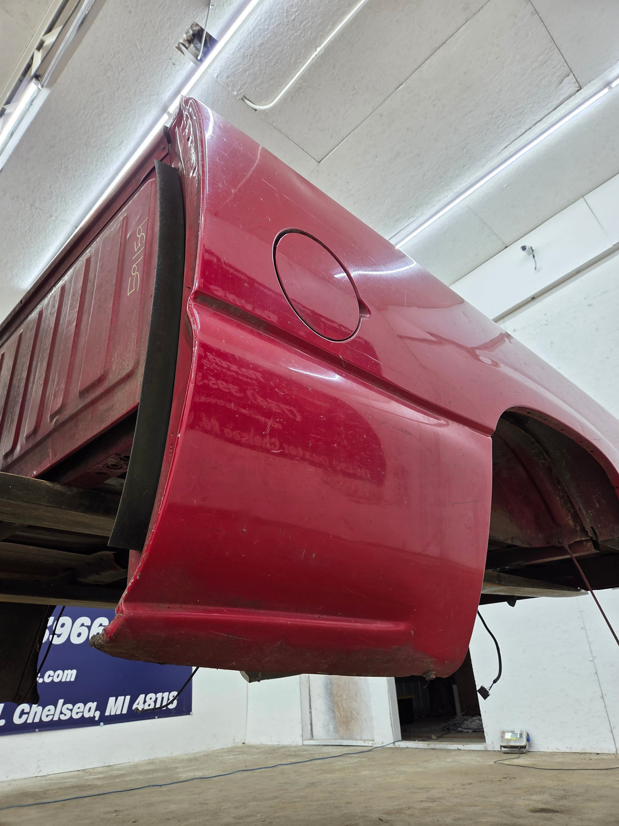 1999-2007 Chevrolet Silverado / GMC Sierra 1500 2500HD 3500HD 6' 6" Short Truck Bed