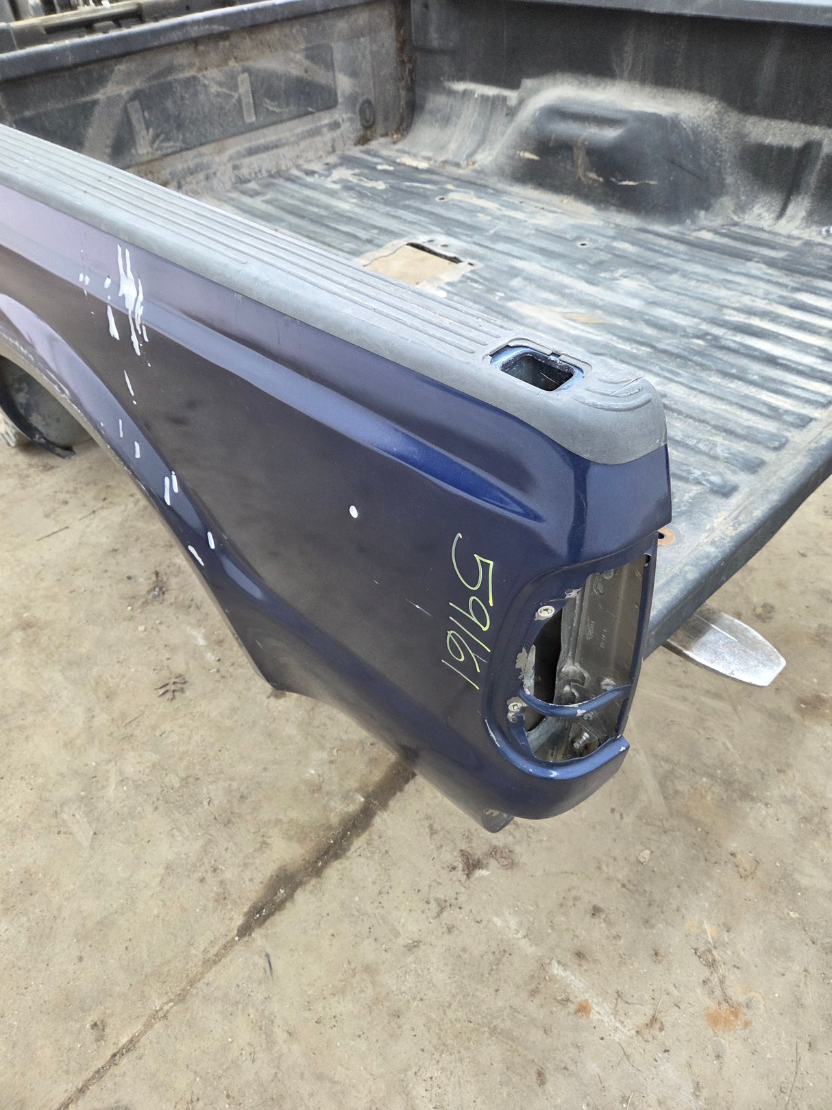 1999-2010 Ford Super Duty F250 F350 6' 9" Short Truck Bed