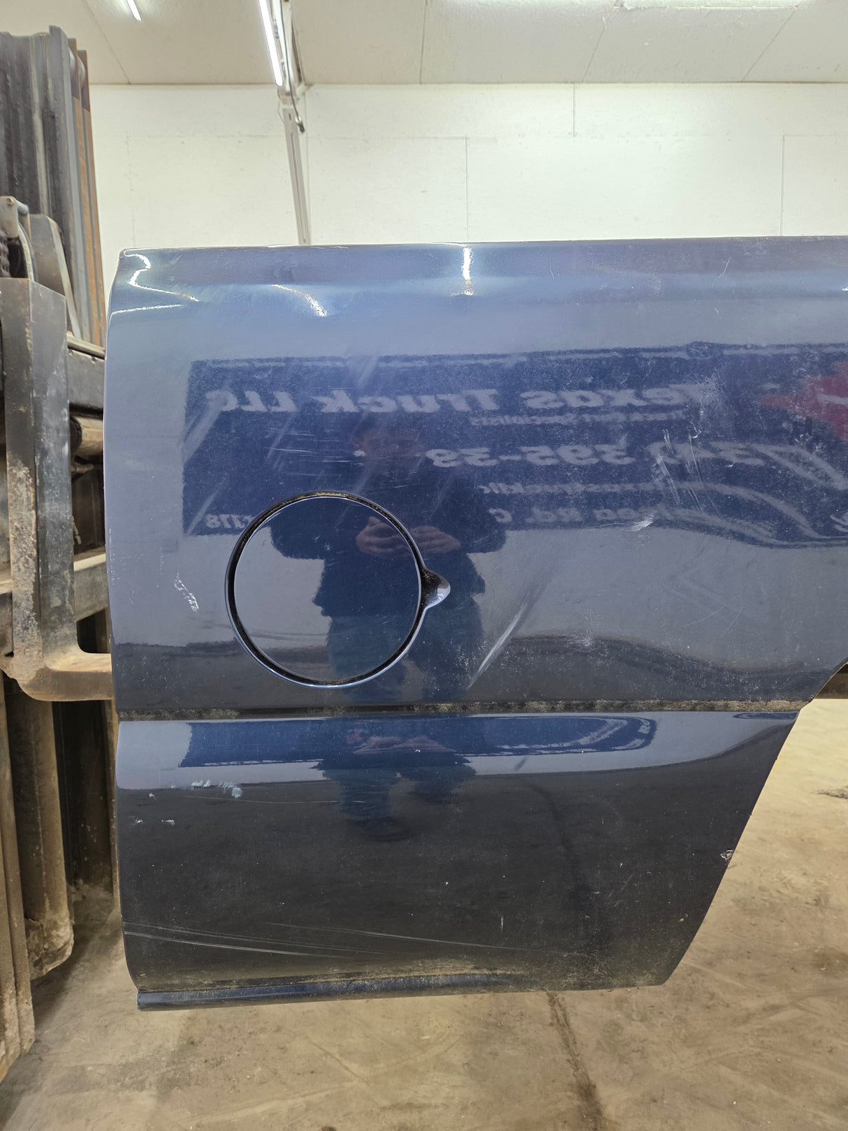 1999-2007 Chevrolet Silverado / GMC Sierra 1500 2500HD 3500HD 6' 6" Short Truck Bed