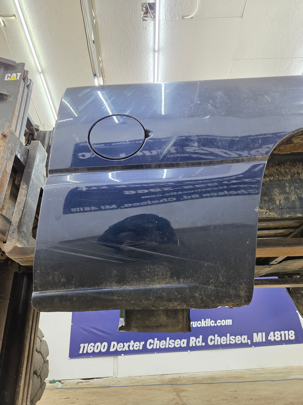 1999-2007 Chevrolet Silverado / GMC Sierra 1500 2500HD 3500HD 6' 6" Short Truck Bed
