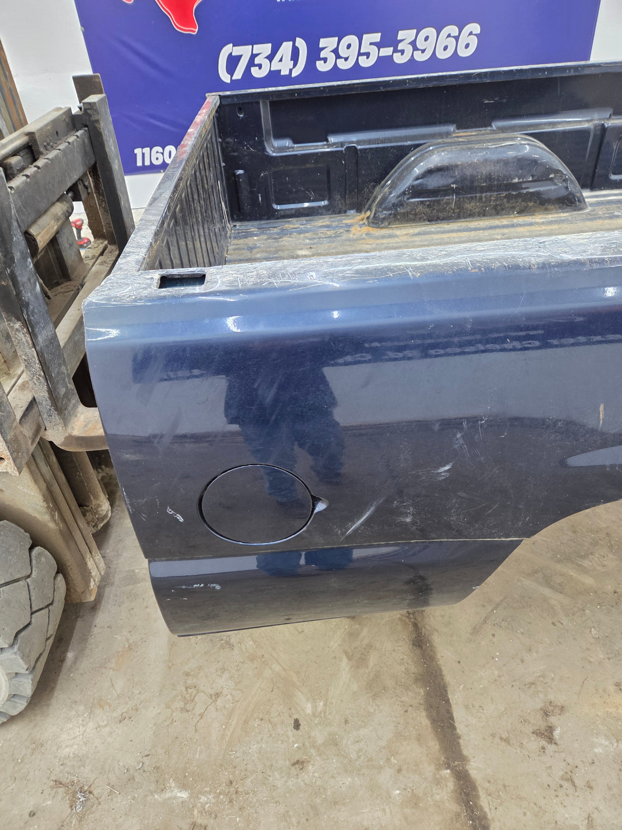 1999-2007 Chevrolet Silverado / GMC Sierra 1500 2500HD 3500HD 6' 6" Short Truck Bed