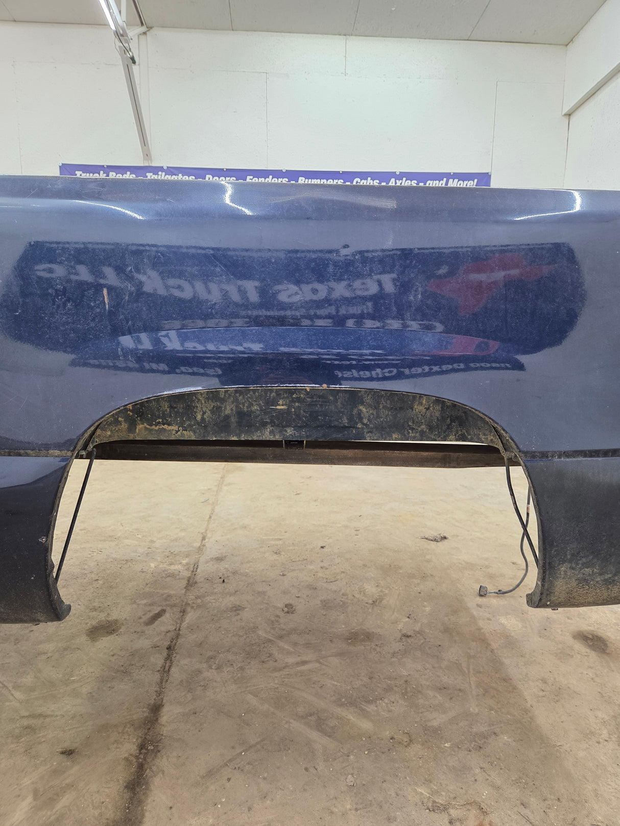 1999-2007 Chevrolet Silverado / GMC Sierra 1500 2500HD 3500HD 6' 6" Short Truck Bed