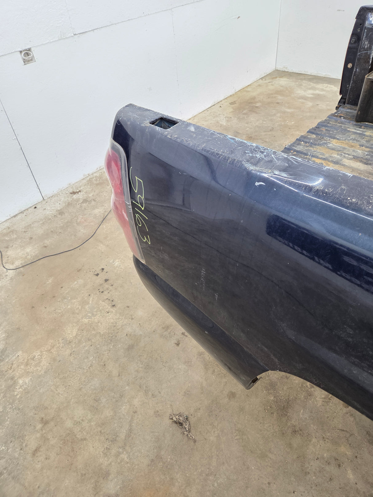 1999-2007 Chevrolet Silverado / GMC Sierra 1500 2500HD 3500HD 6' 6" Short Truck Bed