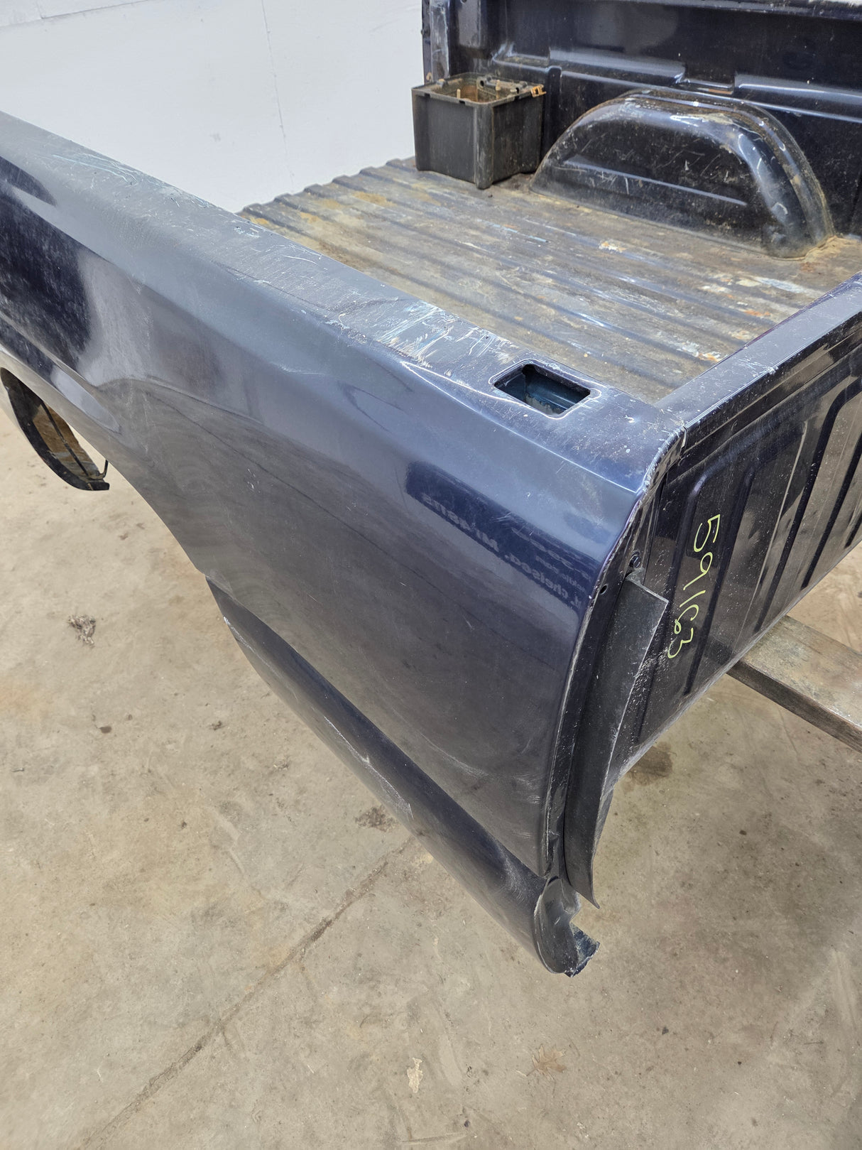 1999-2007 Chevrolet Silverado / GMC Sierra 1500 2500HD 3500HD 6' 6" Short Truck Bed
