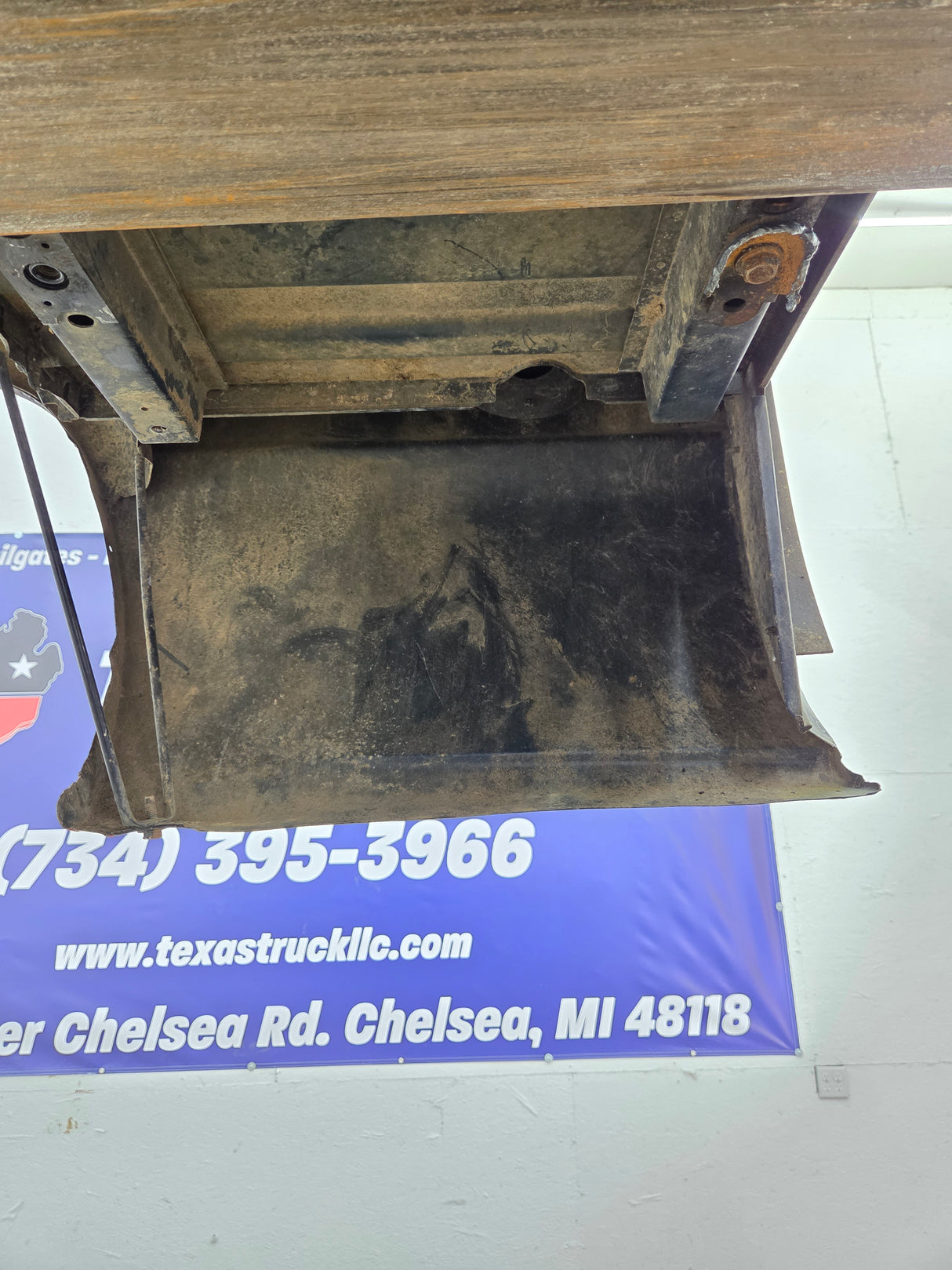1999-2007 Chevrolet Silverado / GMC Sierra 1500 2500HD 3500HD 6' 6" Short Truck Bed