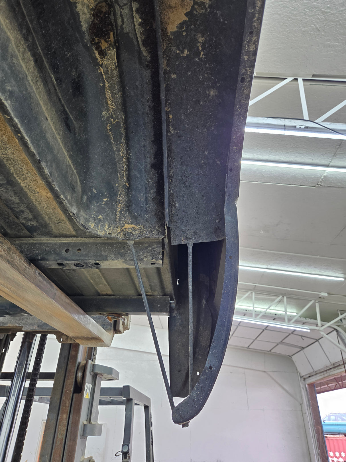 1999-2007 Chevrolet Silverado / GMC Sierra 1500 2500HD 3500HD 6' 6" Short Truck Bed