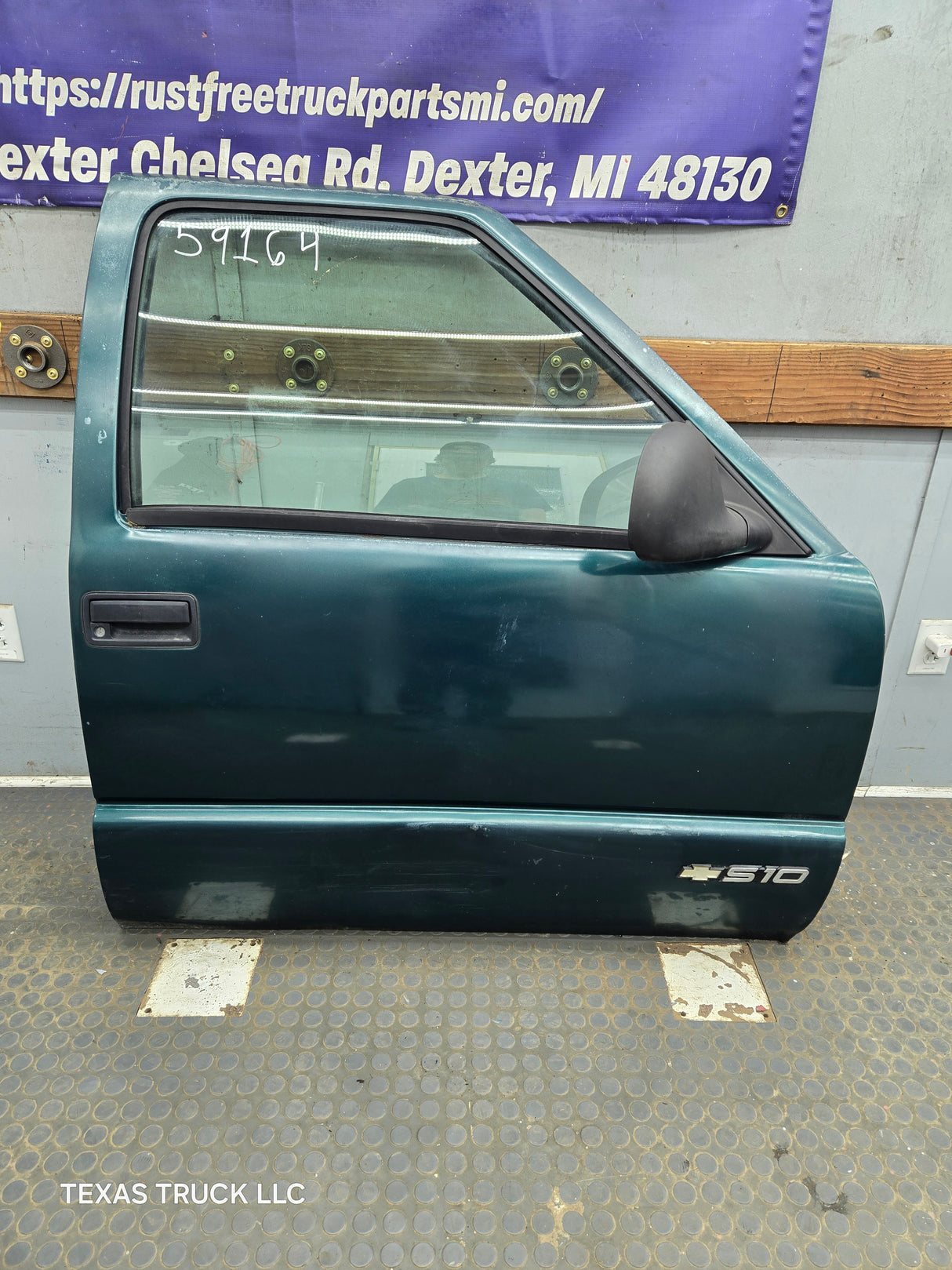 1994-2004 Chevrolet S10 /  GMC Sonoma RH Passenger Side Front Door