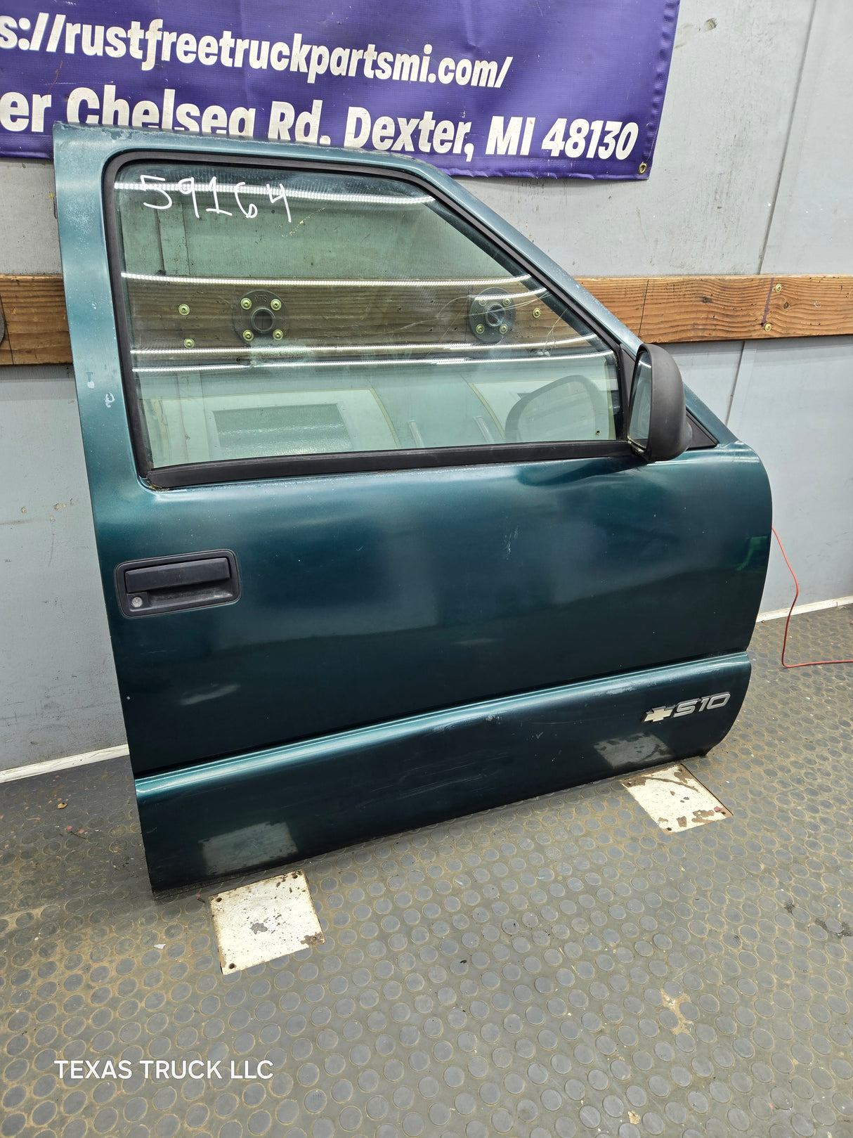 1994-2004 Chevrolet S10 /  GMC Sonoma RH Passenger Side Front Door