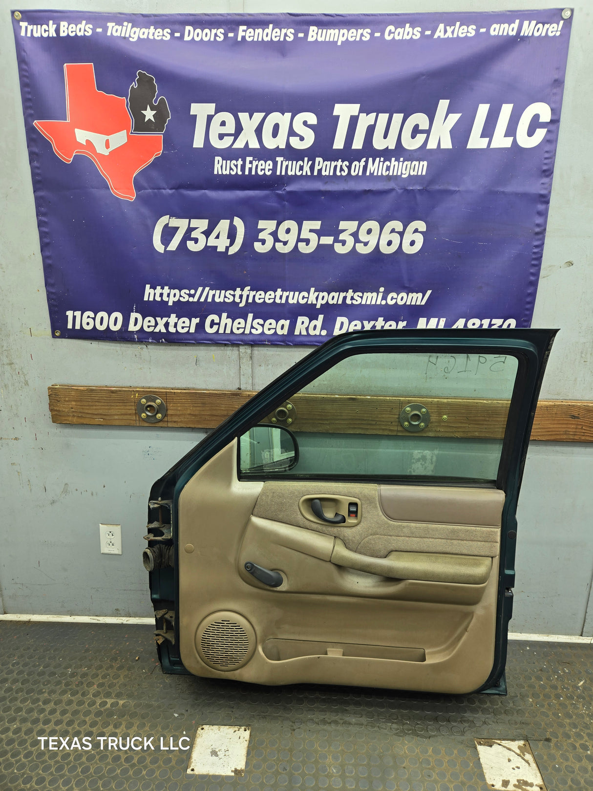 1994-2004 Chevrolet S10 /  GMC Sonoma RH Passenger Side Front Door