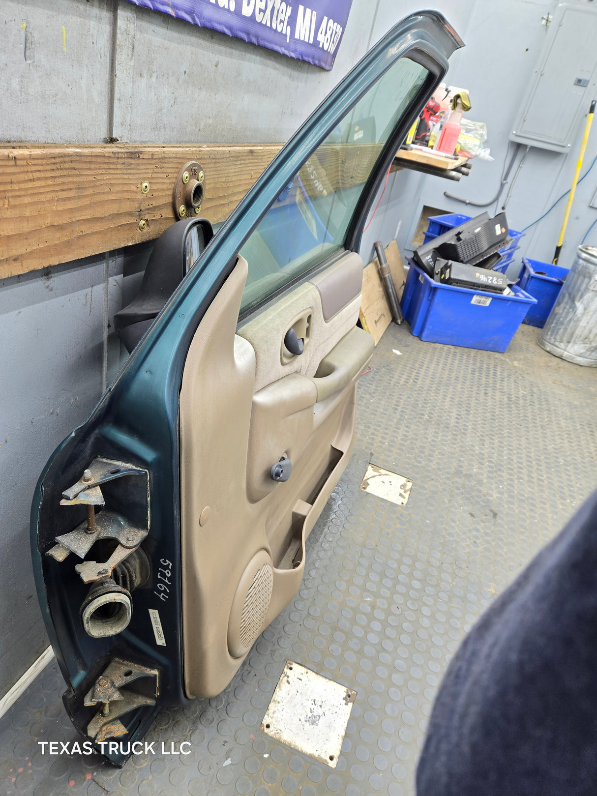 1994-2004 Chevrolet S10 /  GMC Sonoma RH Passenger Side Front Door