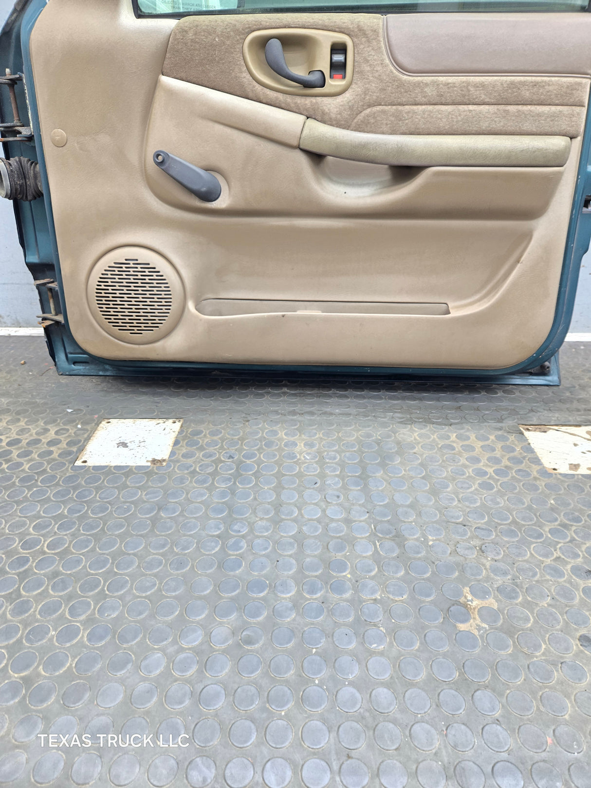 1994-2004 Chevrolet S10 /  GMC Sonoma RH Passenger Side Front Door