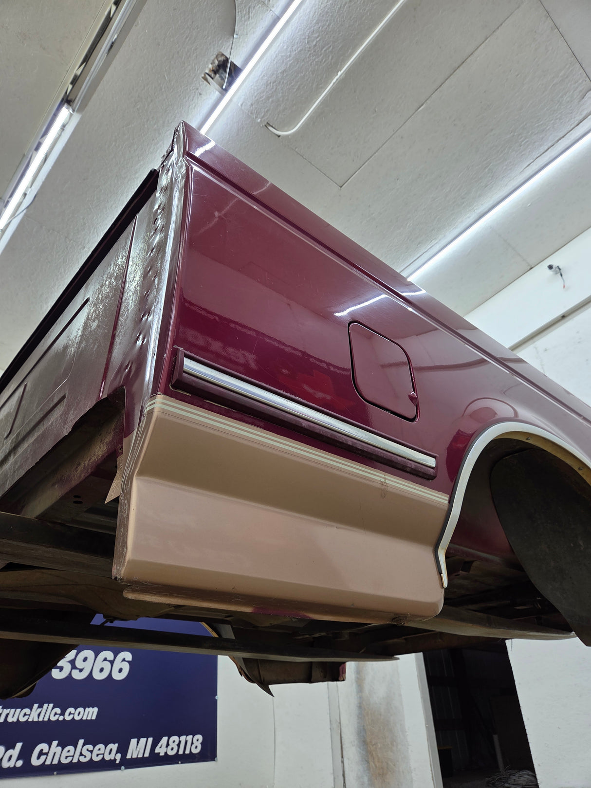 1987-1997 Ford F150 F250 F350 OBS 6' 9" Short Truck Bed