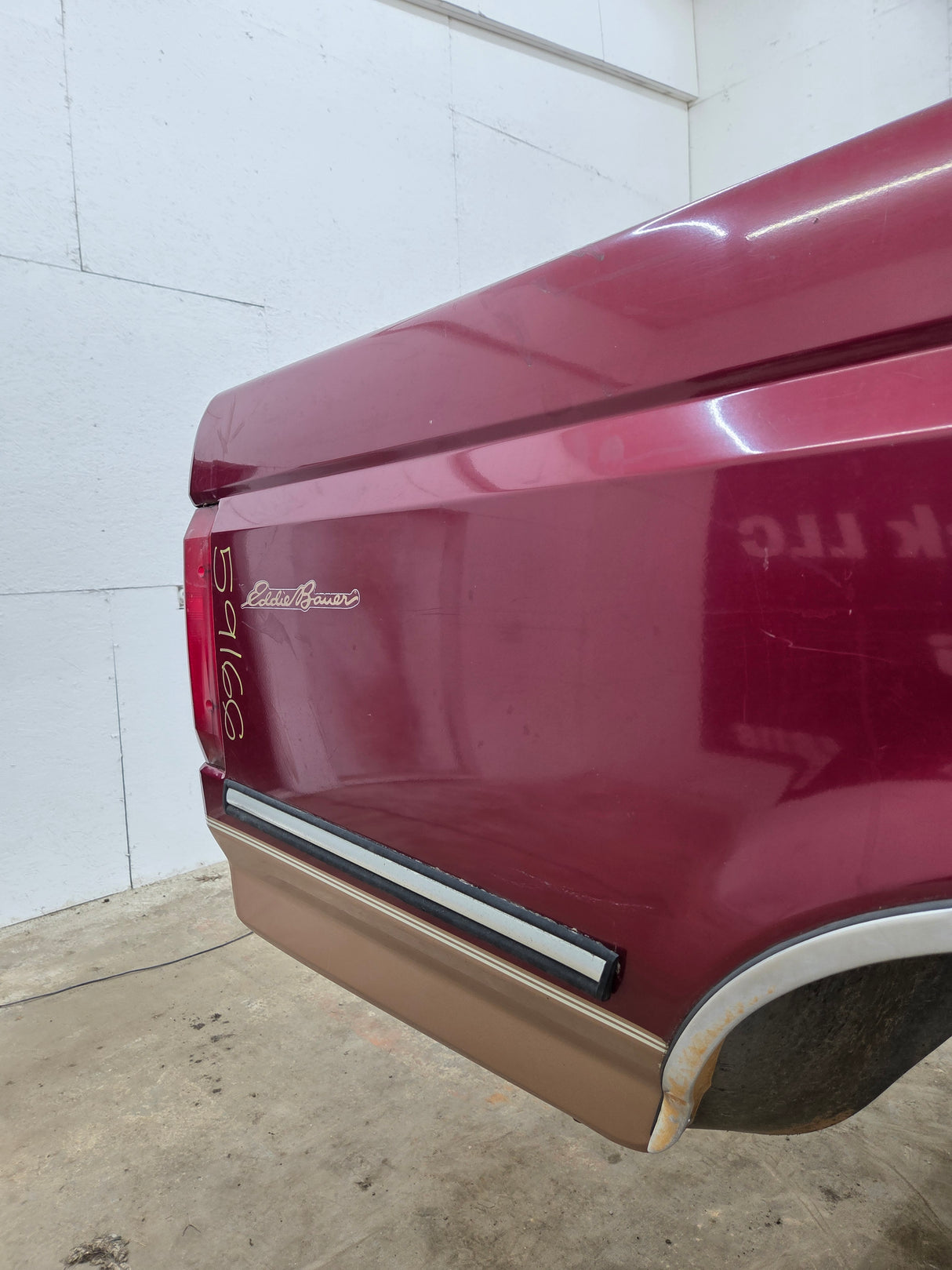 1987-1997 Ford F150 F250 F350 OBS 6' 9" Short Truck Bed