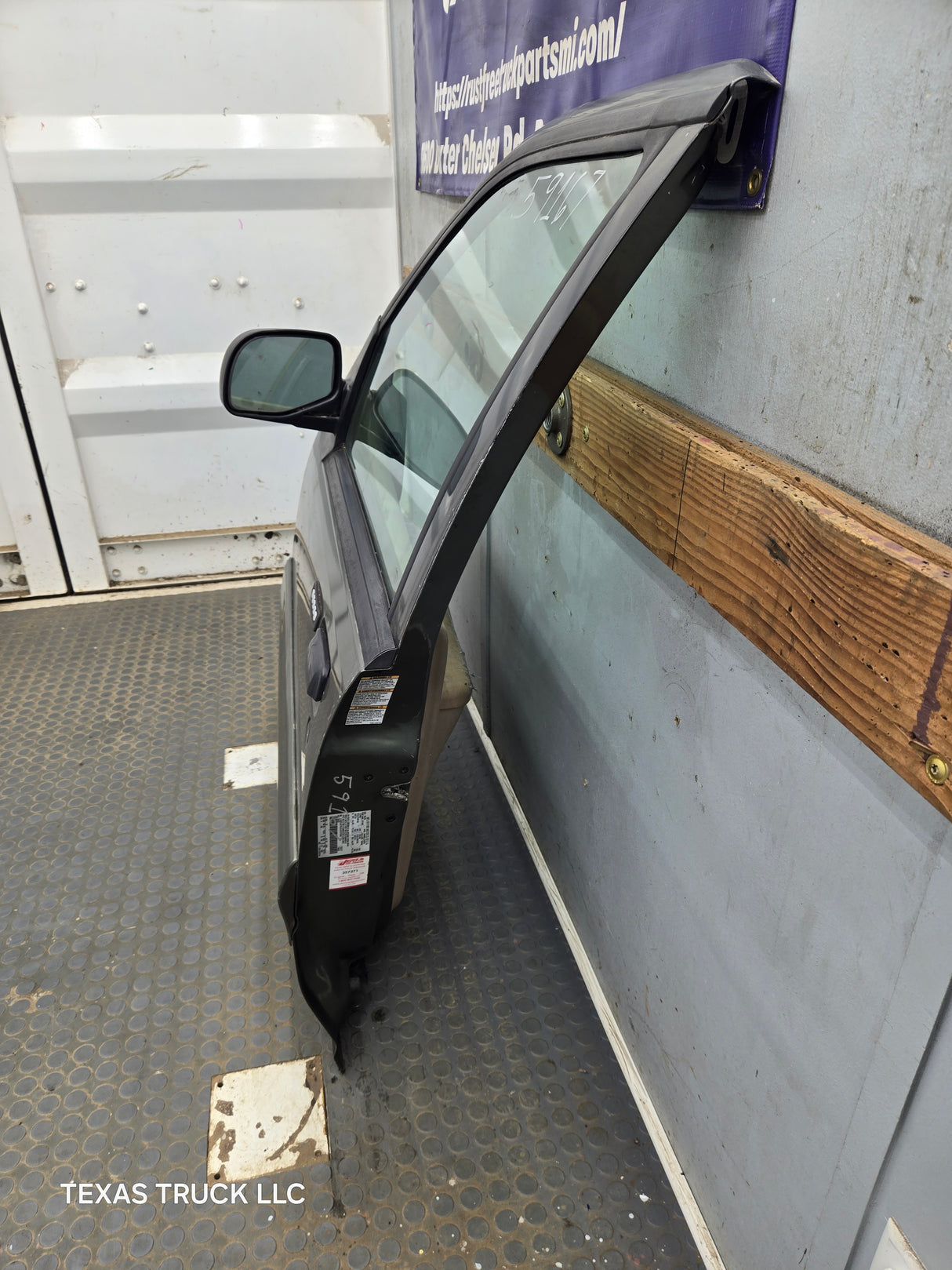 2001-2005 Ford Explorer Sport Trac LH Front Door