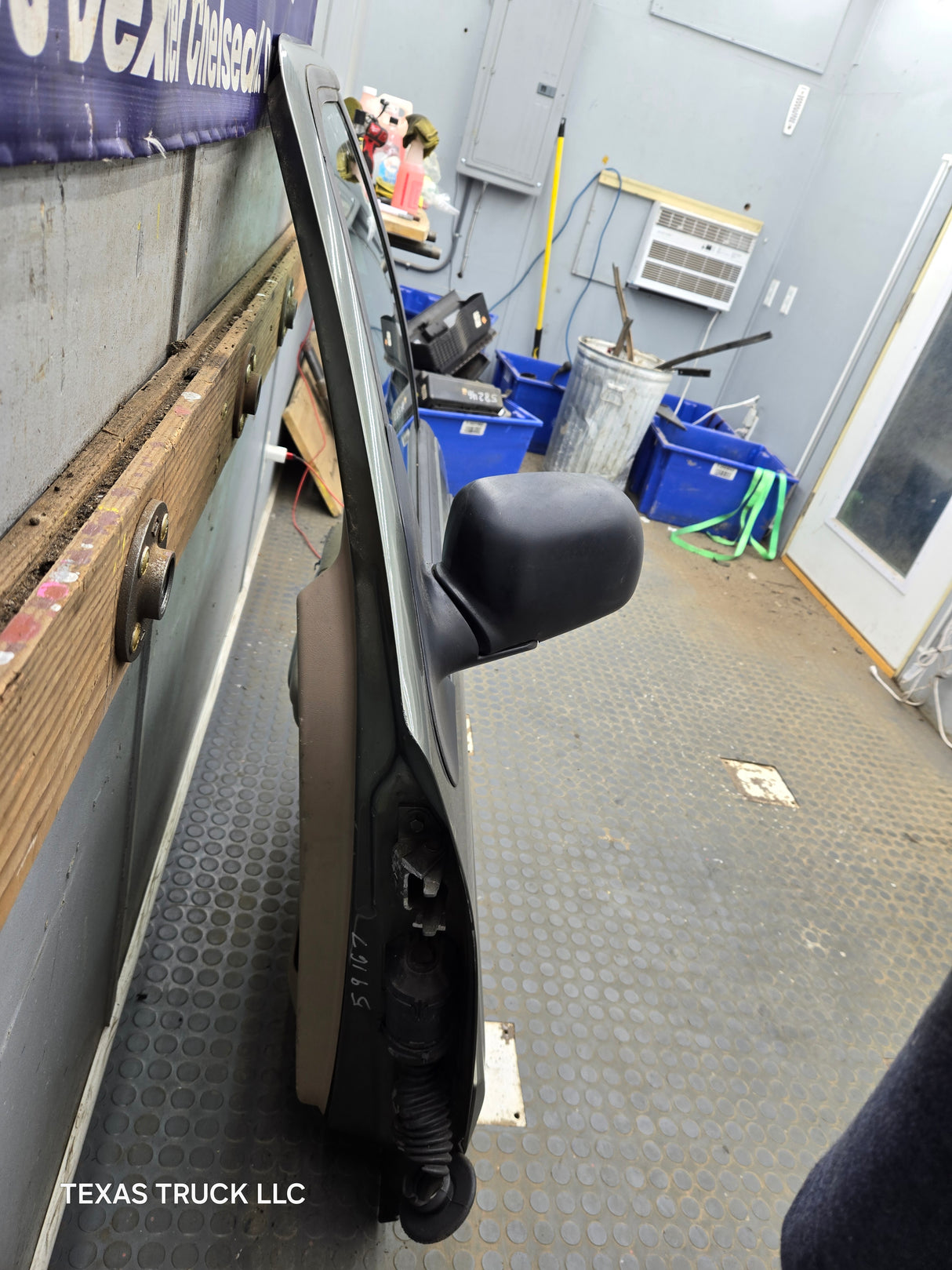 2001-2005 Ford Explorer Sport Trac LH Front Door
