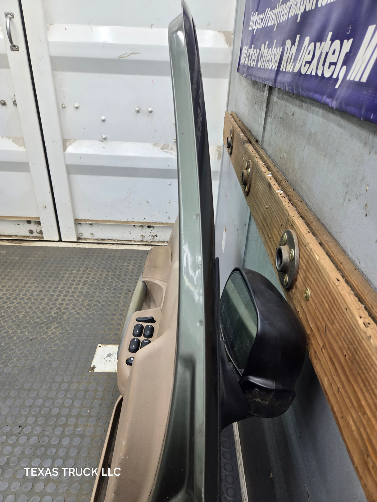 2001-2005 Ford Explorer Sport Trac LH Front Door