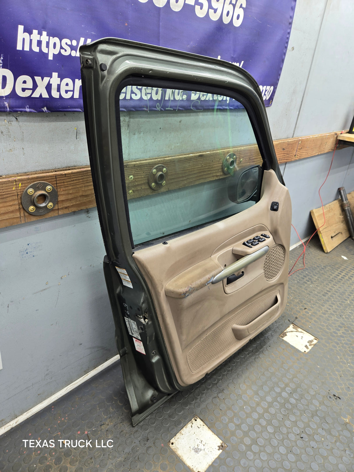2001-2005 Ford Explorer Sport Trac LH Front Door