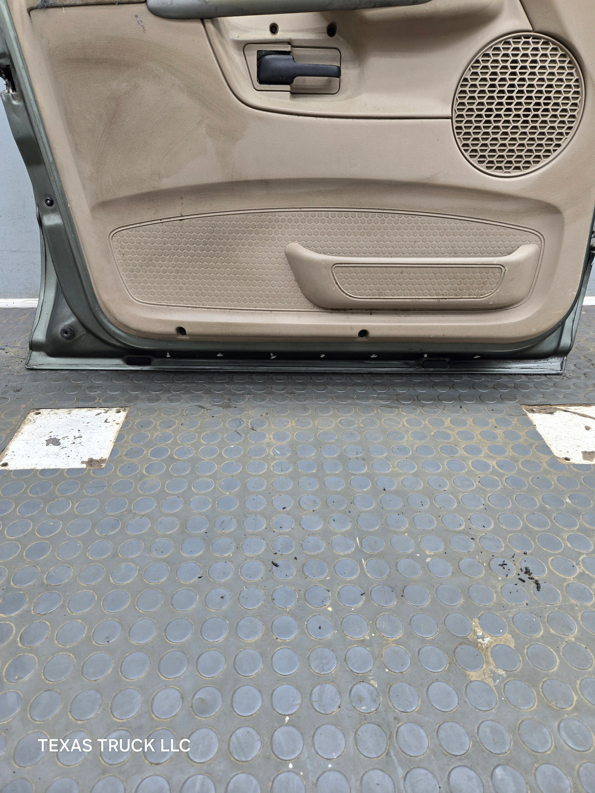 2001-2005 Ford Explorer Sport Trac LH Front Door