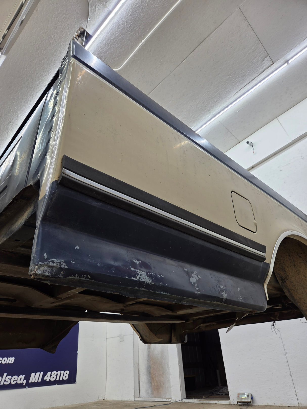 1987-1997 Ford F150 F250 F350 OBS 8' Long Truck Bed