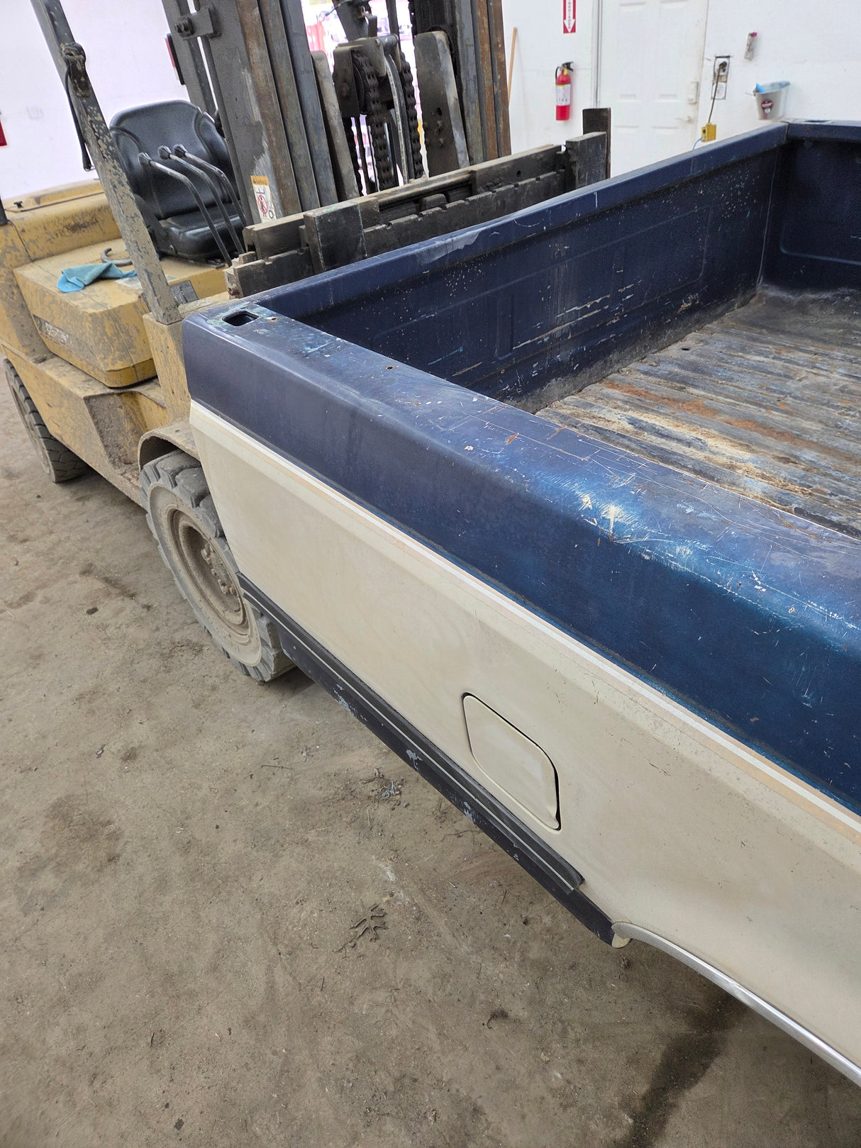 1987-1997 Ford F150 F250 F350 OBS 8' Long Truck Bed