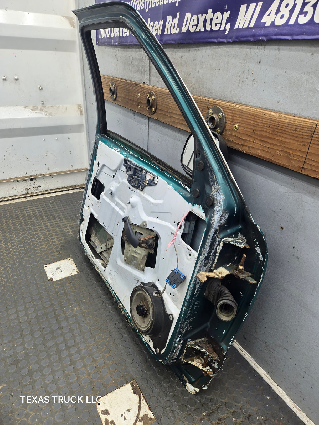 1994-2004 Chevrolet S10 /  GMC Sonoma RH Passenger Side Front Door