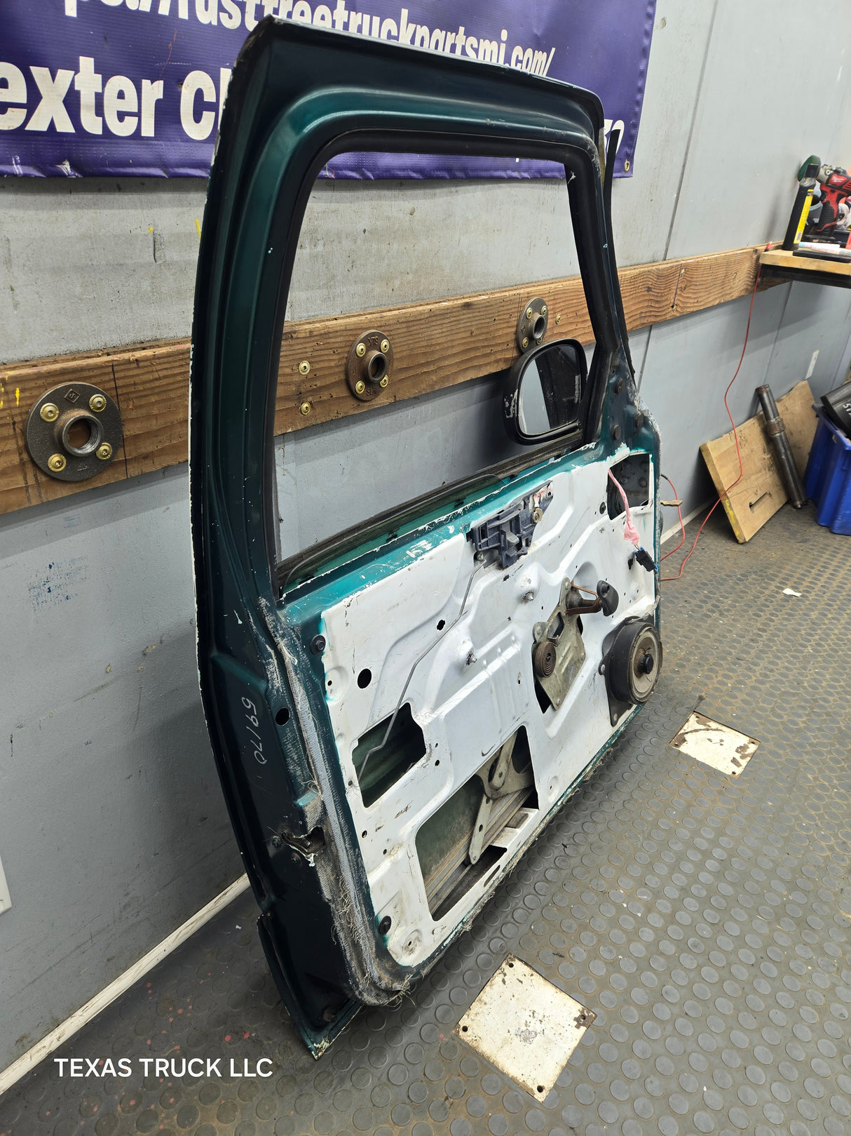 1994-2004 Chevrolet S10 /  GMC Sonoma RH Passenger Side Front Door