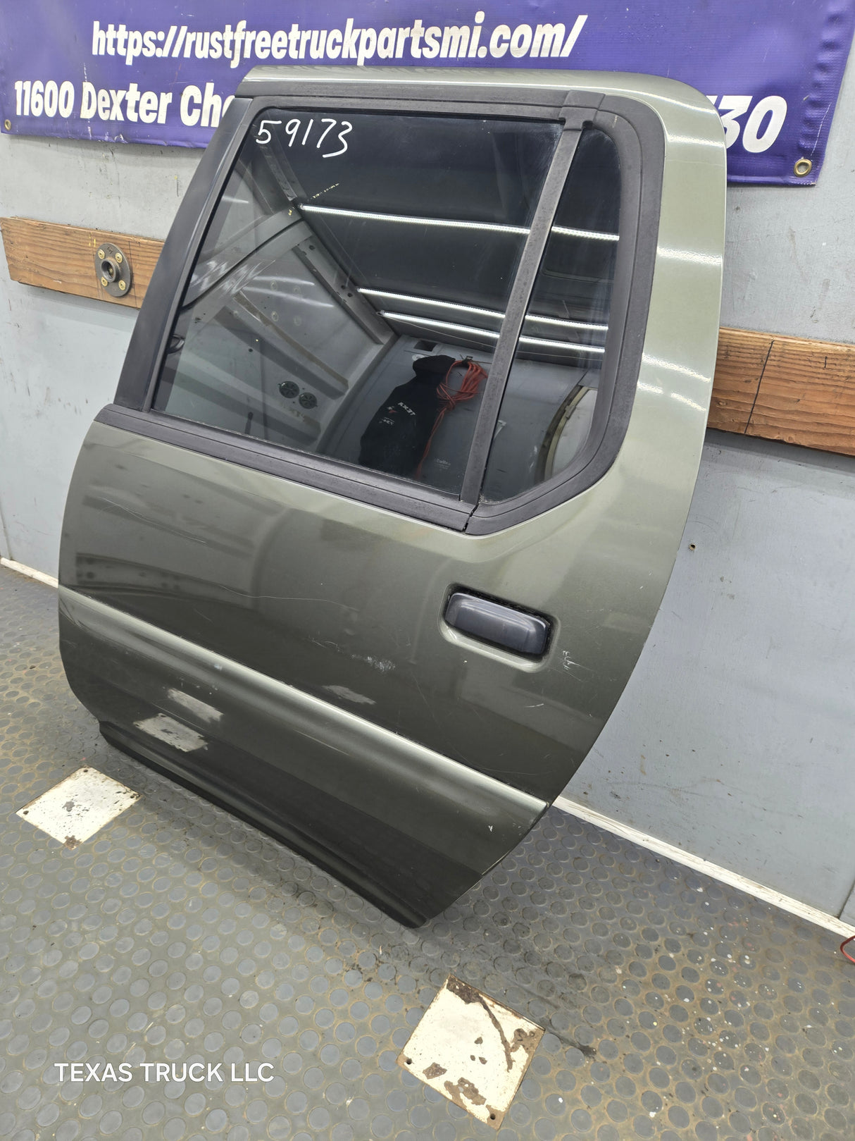 2001-2005 Ford Explorer Sport Trac LH Rear Door