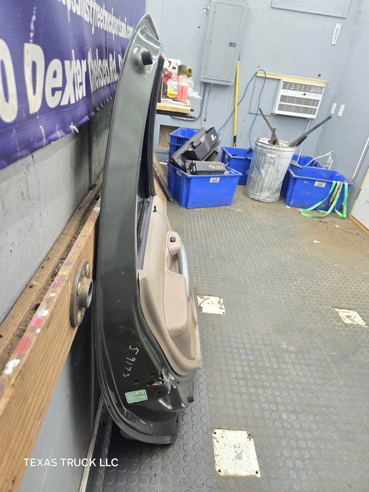 2001-2005 Ford Explorer Sport Trac LH Rear Door