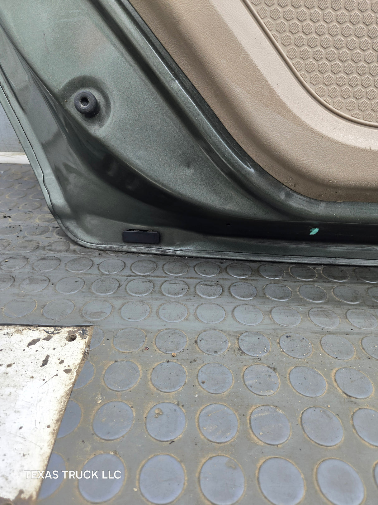 2001-2005 Ford Explorer Sport Trac LH Rear Door