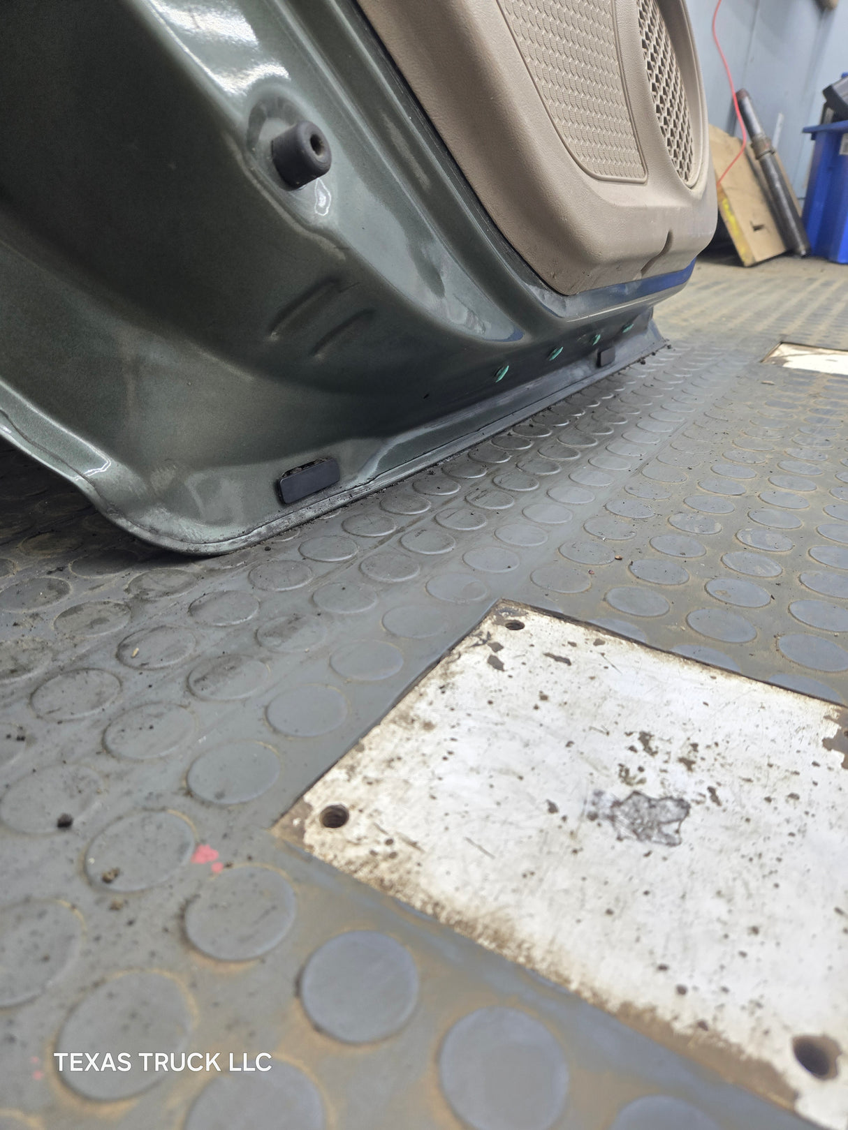 2001-2005 Ford Explorer Sport Trac LH Rear Door
