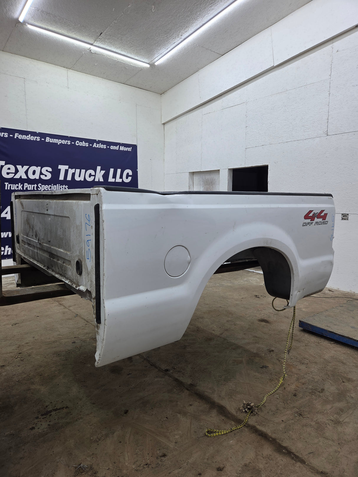 1999-2010 Ford Super Duty F250 F350 6' 9" Short Truck Bed