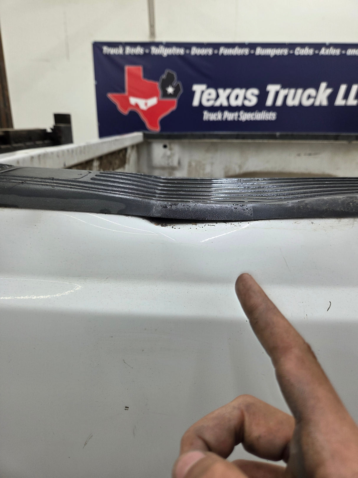 1999-2010 Ford Super Duty F250 F350 6' 9" Short Truck Bed
