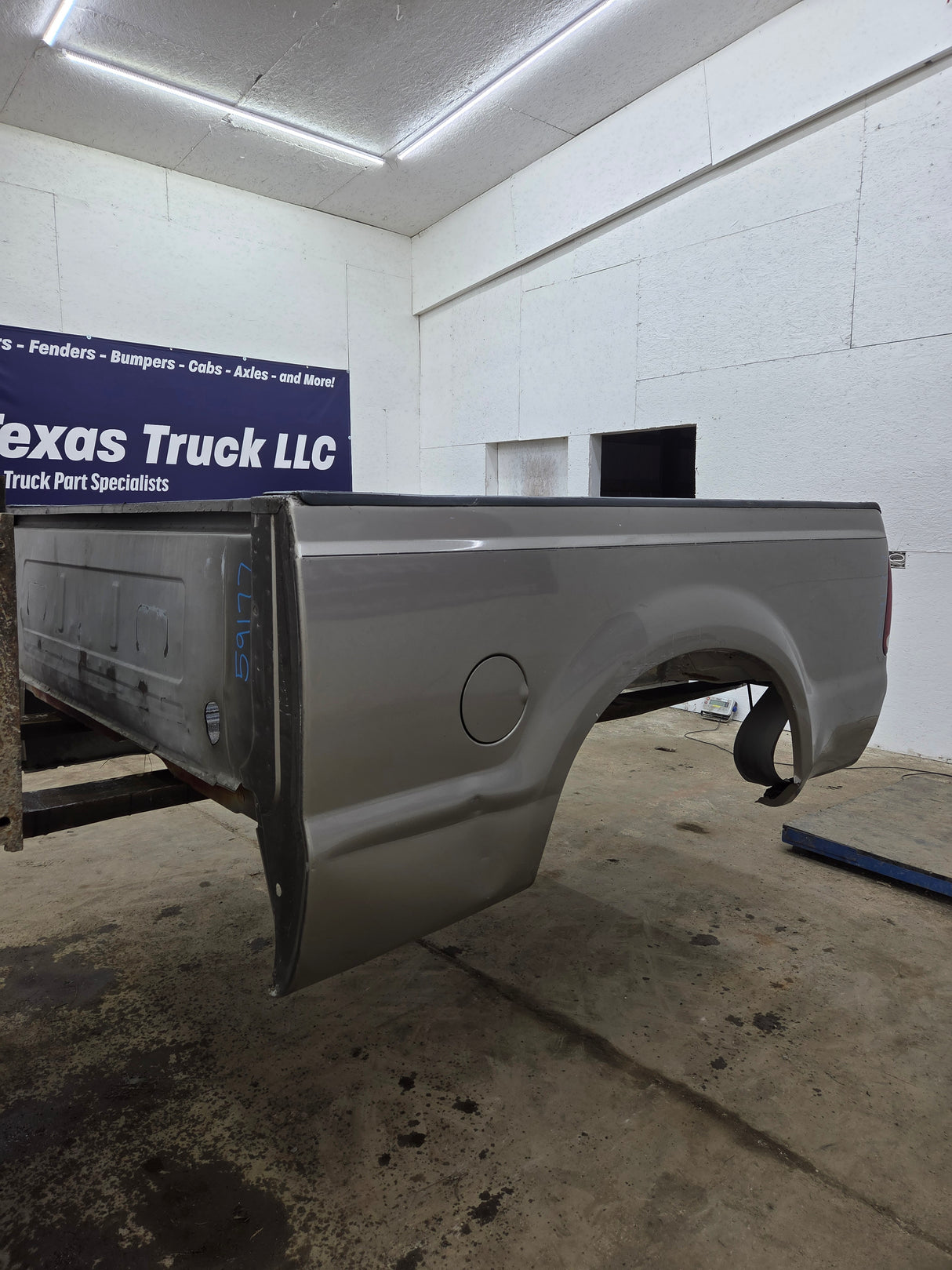 1999-2010 Ford Super Duty F250 F350 6' 9" Short Truck Bed