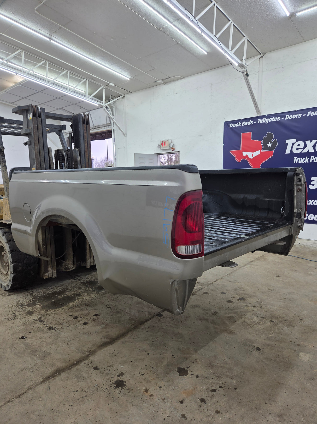 1999-2010 Ford Super Duty F250 F350 6' 9" Short Truck Bed