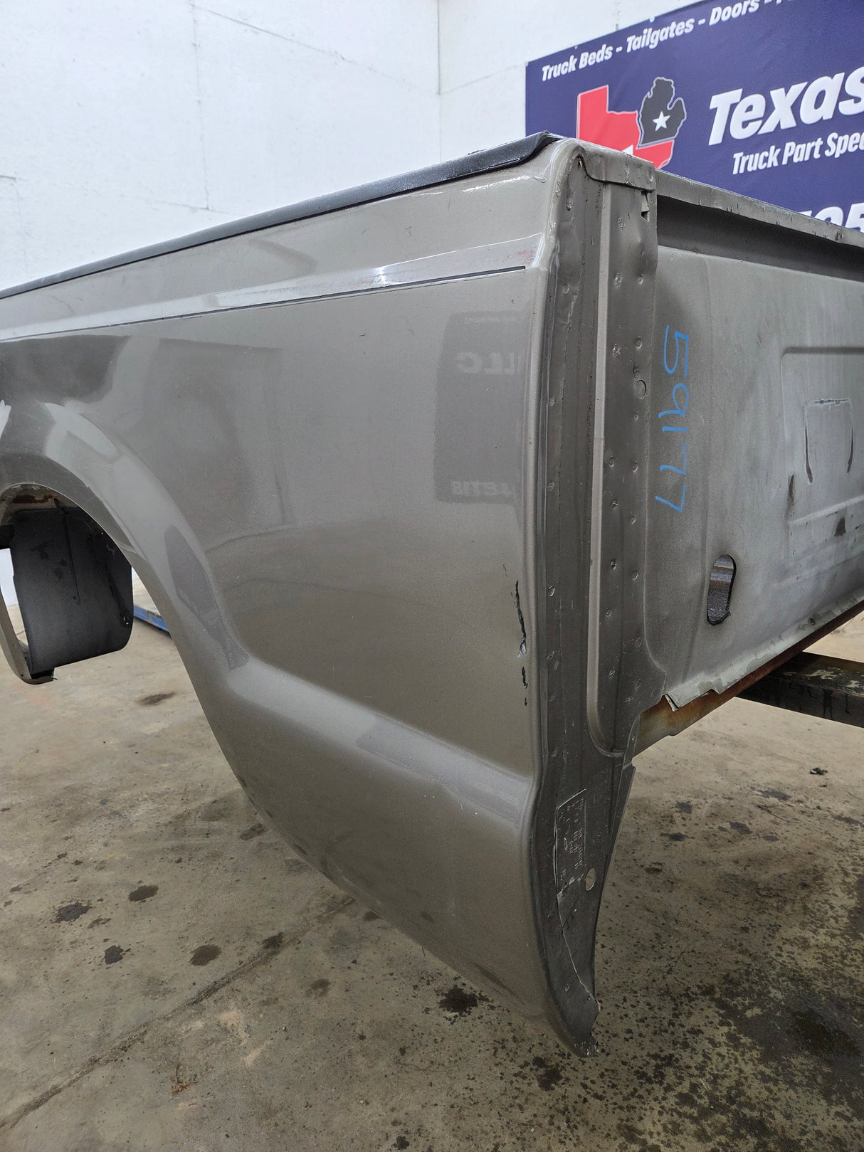 1999-2010 Ford Super Duty F250 F350 6' 9" Short Truck Bed