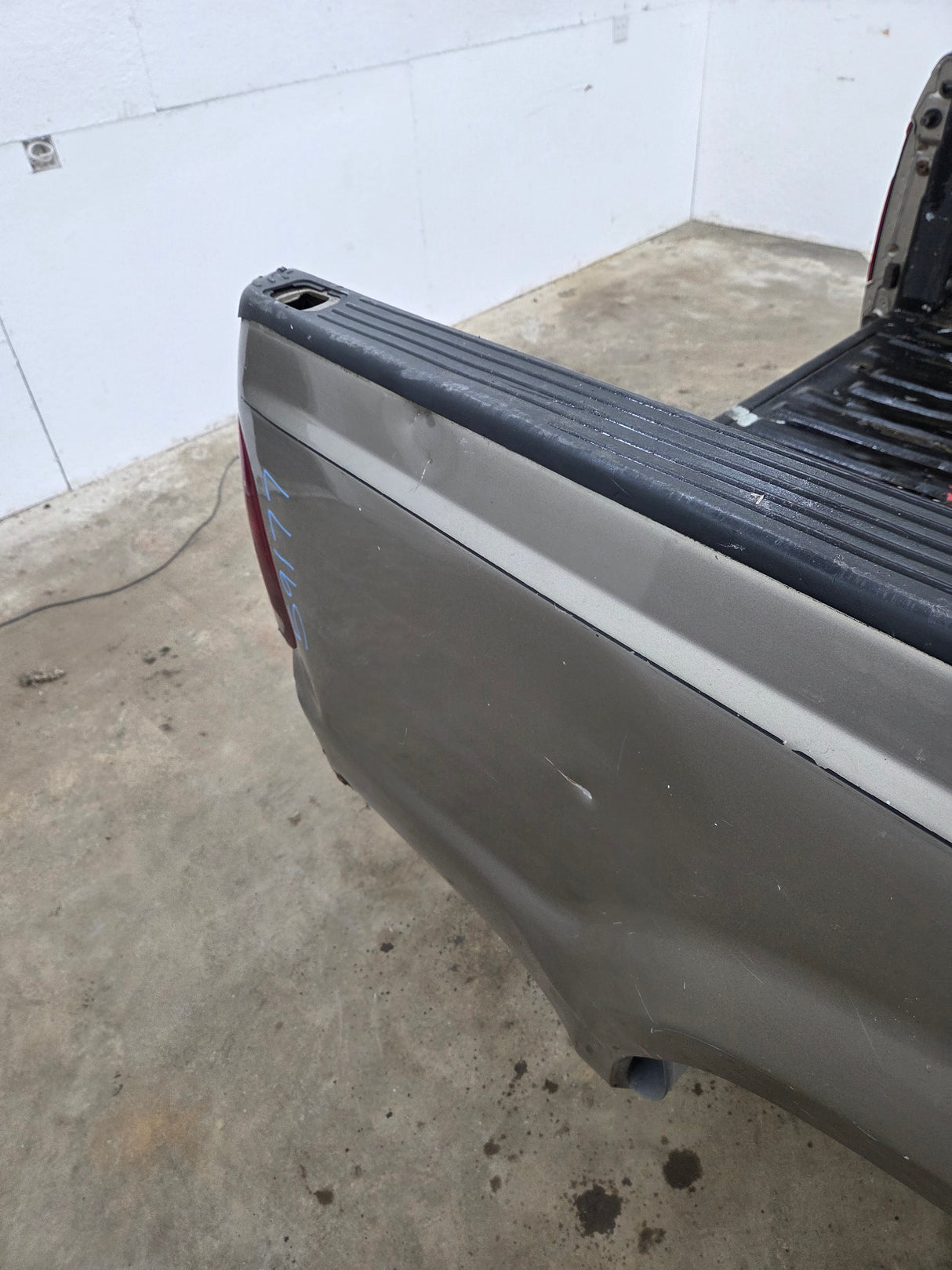 1999-2010 Ford Super Duty F250 F350 6' 9" Short Truck Bed