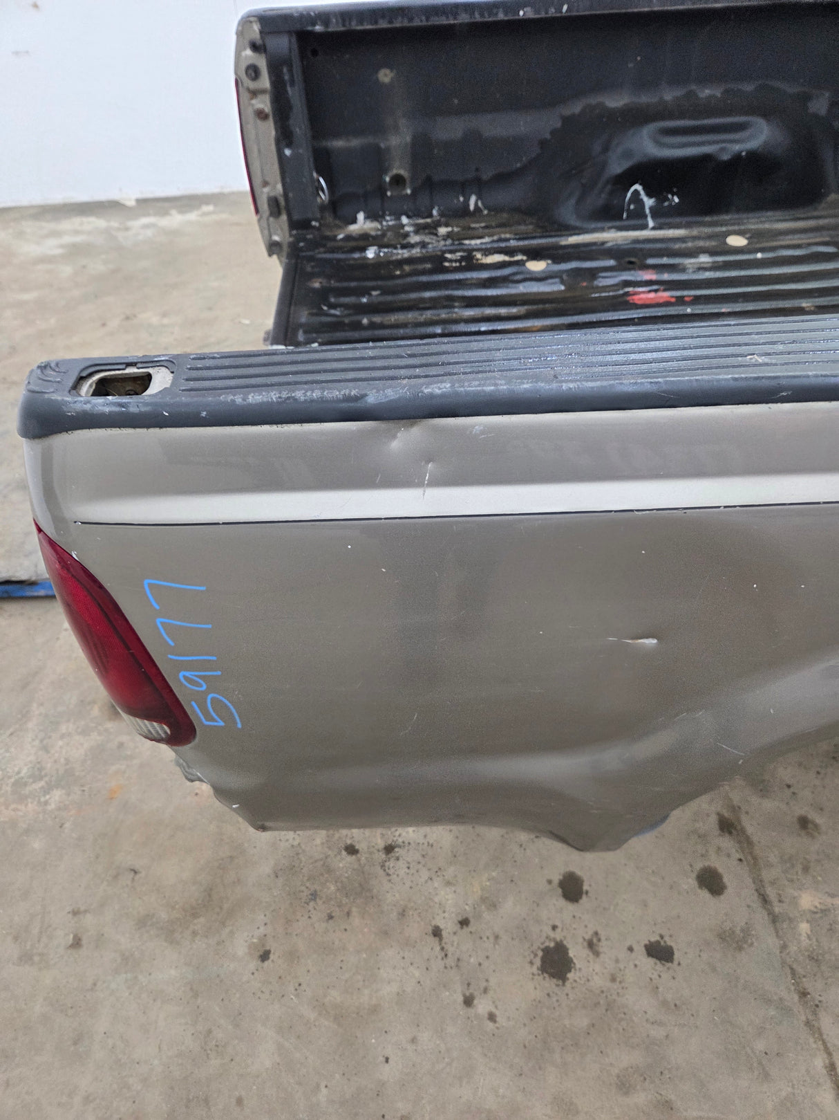 1999-2010 Ford Super Duty F250 F350 6' 9" Short Truck Bed