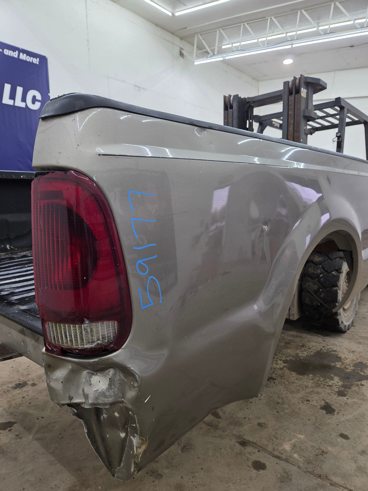 1999-2010 Ford Super Duty F250 F350 6' 9" Short Truck Bed