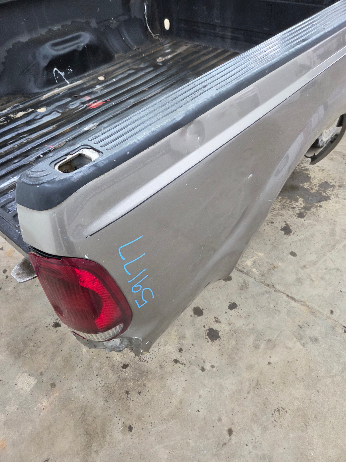 1999-2010 Ford Super Duty F250 F350 6' 9" Short Truck Bed