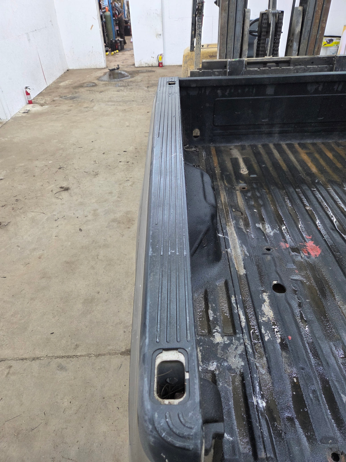 1999-2010 Ford Super Duty F250 F350 6' 9" Short Truck Bed