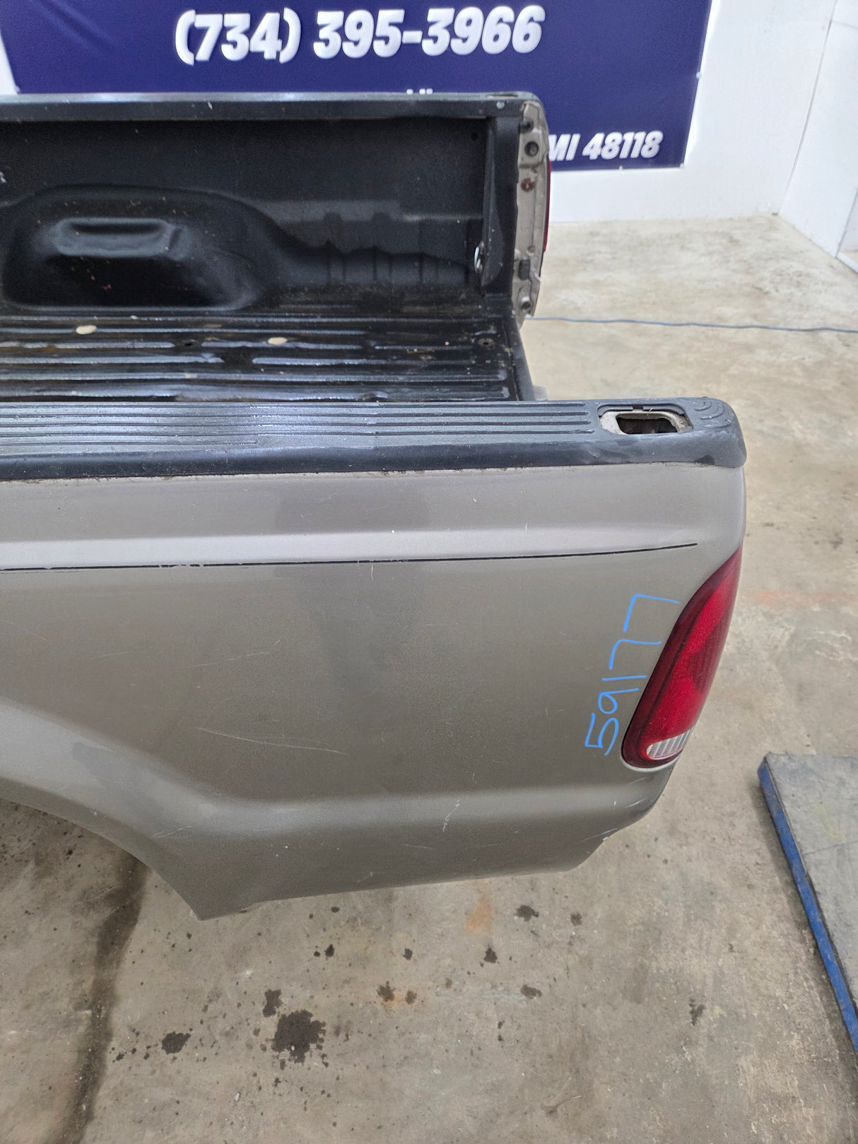 1999-2010 Ford Super Duty F250 F350 6' 9" Short Truck Bed