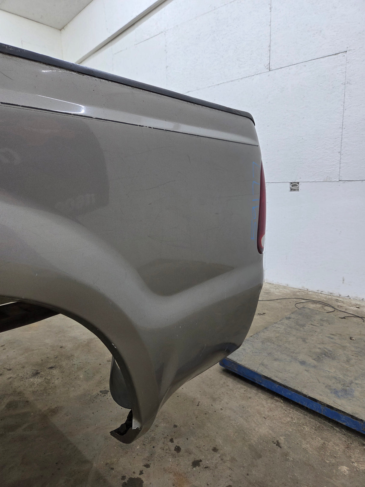 1999-2010 Ford Super Duty F250 F350 6' 9" Short Truck Bed