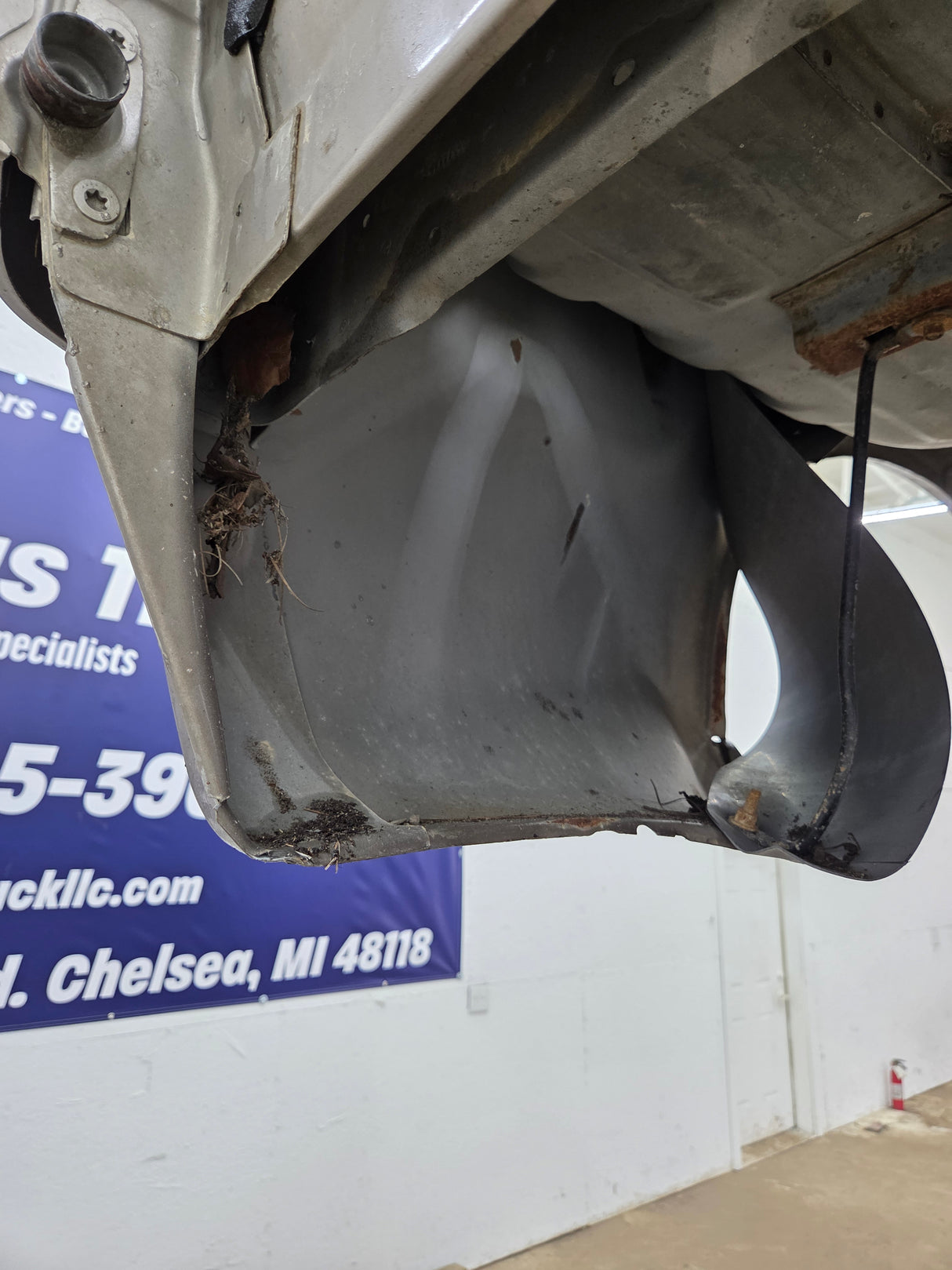 1999-2010 Ford Super Duty F250 F350 6' 9" Short Truck Bed