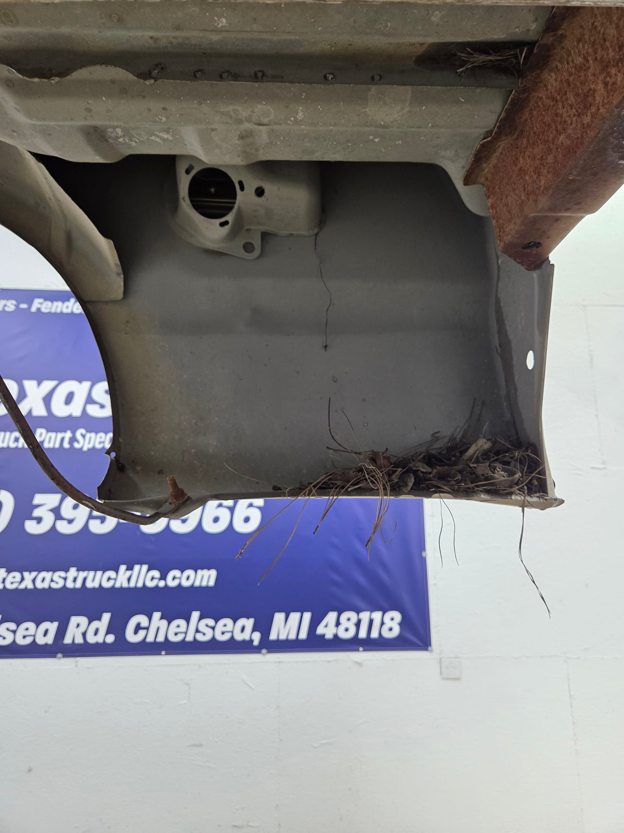 1999-2010 Ford Super Duty F250 F350 6' 9" Short Truck Bed
