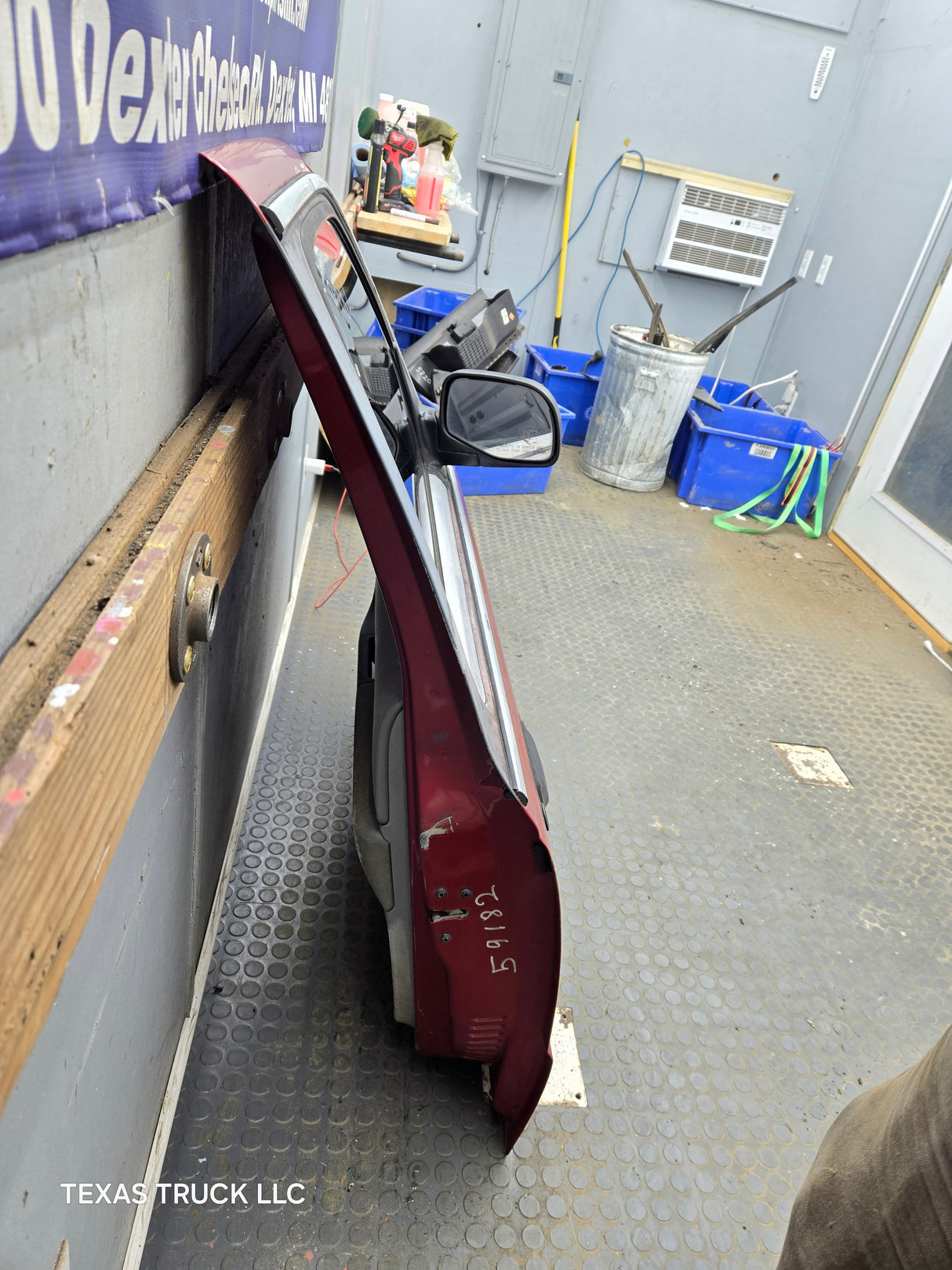 2003-2005 Ford Ranger Passenger Side Front Right Hand Door