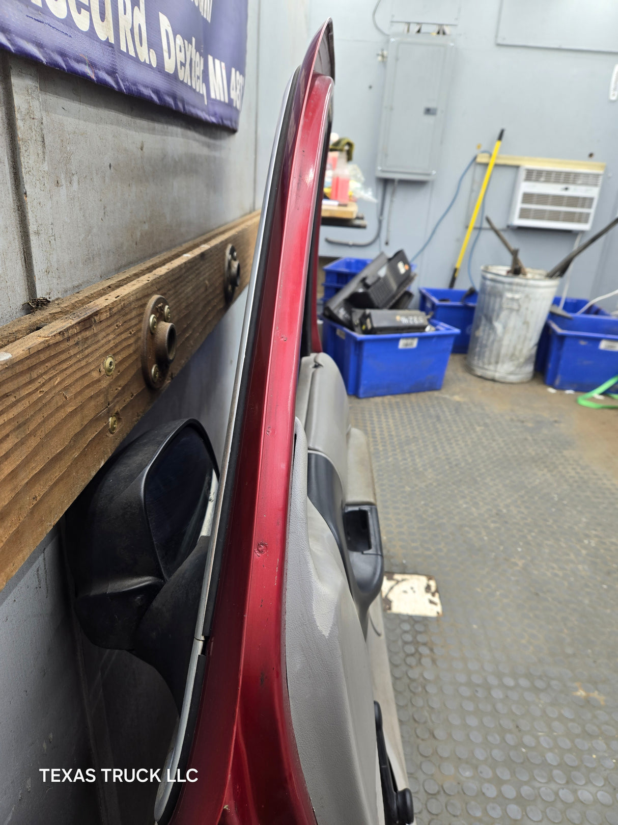 2003-2005 Ford Ranger Passenger Side Front Right Hand Door