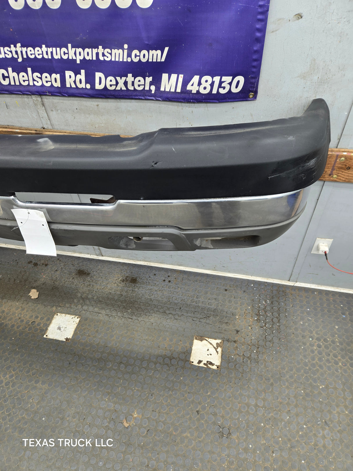 2003-2007 Chevrolet Silverado 2500HD 3500HD 'Cateye' Front Bumper