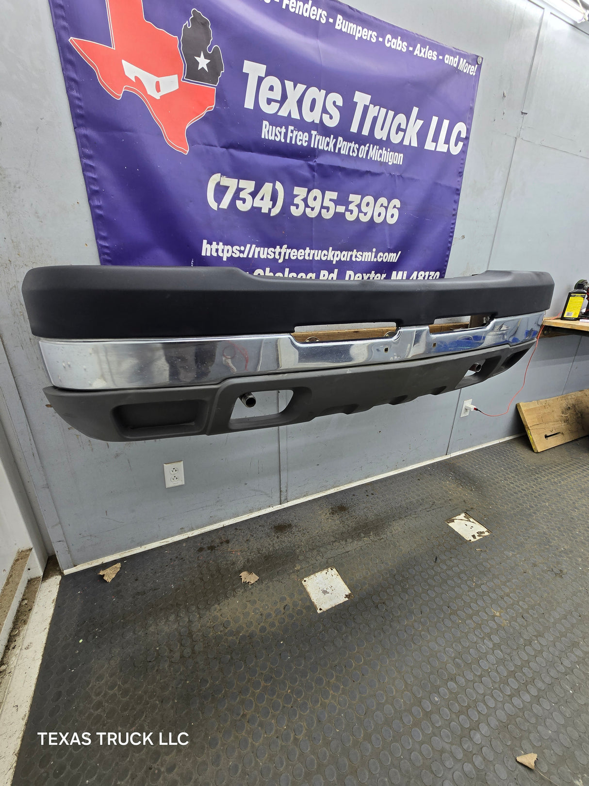2003-2007 Chevrolet Silverado 2500HD 3500HD 'Cateye' Front Bumper