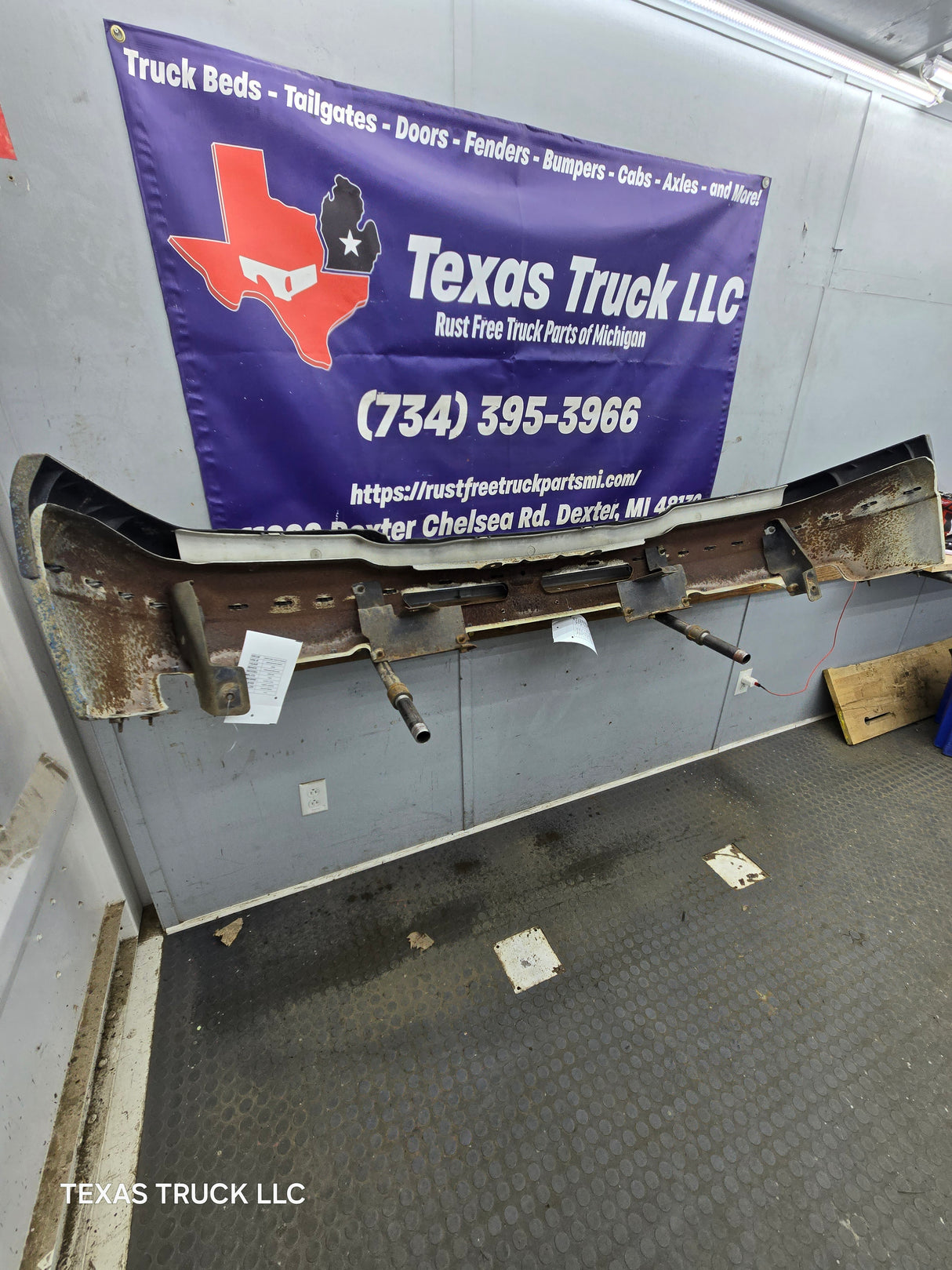 2003-2007 Chevrolet Silverado 2500HD 3500HD 'Cateye' Front Bumper