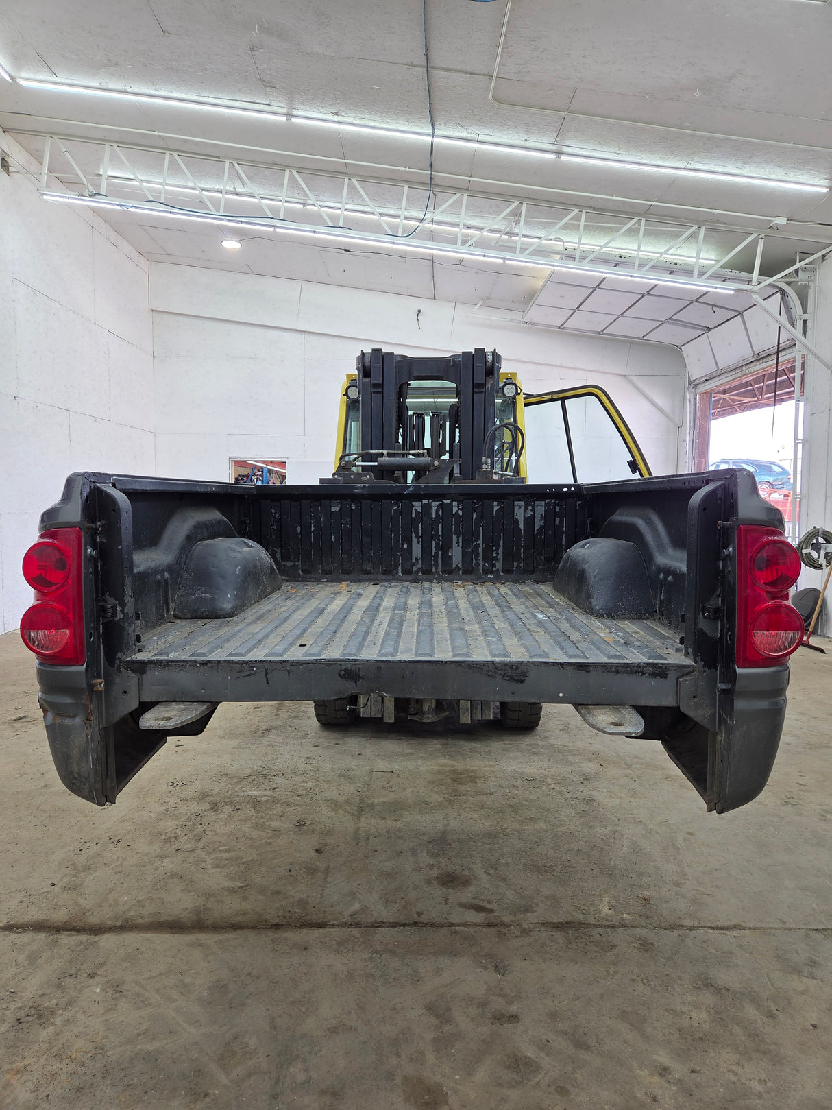2005-2011 Dodge Dakota 3rd Gen 5' 4" Short Truck Bed